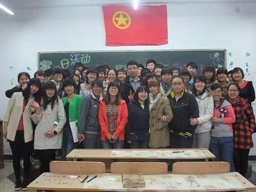 性爱网站
13级工程管理1班成功开展“雷锋精神在我心”演讲比赛活动